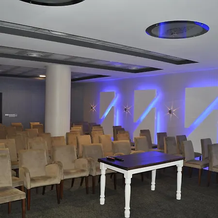 Kuzucular Park アクサライ